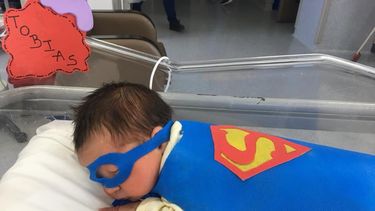 La titánica tarea detrás de los bebés internados en Neo, los superhéroes más pequeños