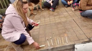 Con una marcha del silencio y velas, recordaron a Pichu