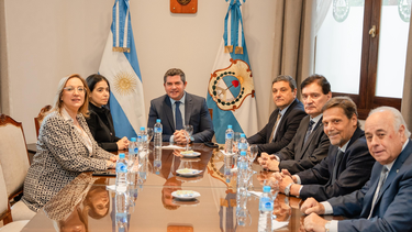 El gobernador Orrego recibió a la jueza Argentina de la Corte Interamericana de Derechos Humanos