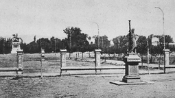 El ecléctico Parque de Mayo, creado en el centenario del Primer Gobierno Patrio El ecléctico Parque de Mayo, creado en el centenario del Primer Gobierno Patrio