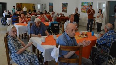 Los abuelos del Hogar de Ancianos se vestirán de Reyes Magos pasa festejar su llegada