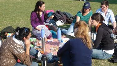 Rawson celebra la Patria a pura mateada, kermesse y locro