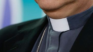 Sacerdote sanjuanino escrachó a un estafador en plena misa