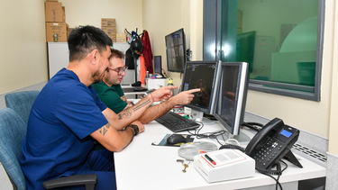 El Cemec es el único centro estatal del país con servicio de Medicina Nuclear.&nbsp;Funciona en el ex Hospital Español, donde se hacen tomografías por emisión de positrones (PET- CT) a pacientes con patologías oncológicas y neurológicas.