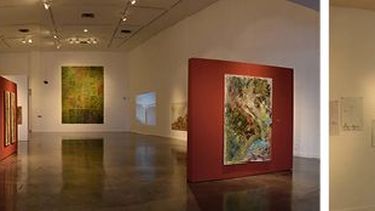 Artistas plásticos y músicos juntos en una obra en el Museo