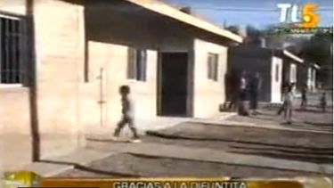 Santa Lucía: Entregaron viviendas construidas por cooperativa