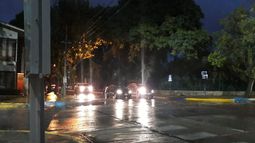 Llegó la lluvia: hay reportes de granizo, rutas cortadas y calles muy dañadas