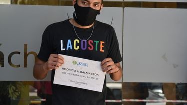 El jachallero honesto que devolvió una billetera llena de plata fue premiado con algo inesperado