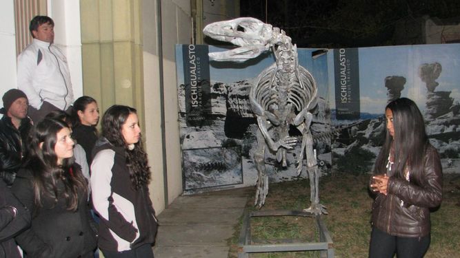 Capacitan a trabajadores para fortalecer la atención de los turistas