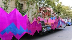 Desde temprano, el público y los carruajes llegaron a calle Central