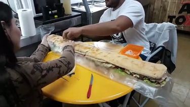 Videos extremos: los desafíos glotones para comer gratis en San Juan