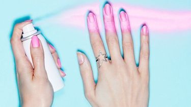 Una marca inglesa lanzó un esmalte en spray