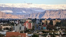 El invierno empezó con todo: viento Sur y frío para este martes en San Juan