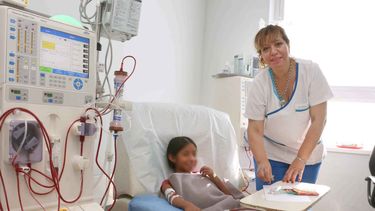 Enfermera y cantora: la receta que alivia las penas en el Hospital Rawson