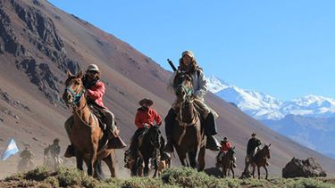 Uñac se quiere subir a la mula