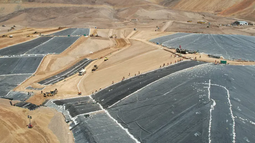 Veladero lleva adelante trabajos en la fase 8 del valle de lixiviación. Ahora pidió un RIGI para ampliar su capacidad de producción. Veladero lleva adelante trabajos en la fase 8 del valle de lixiviación. Ahora pidió un RIGI para ampliar su capacidad de producción.