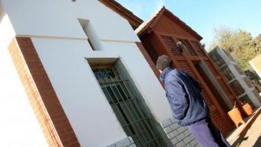 Gil: “Los terrenos de los cementerios son todos privados”