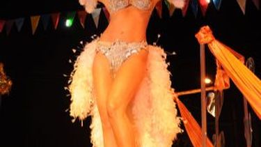 Ingrid Grudke, la reina del Carnaval de Todos, presente en San Juan