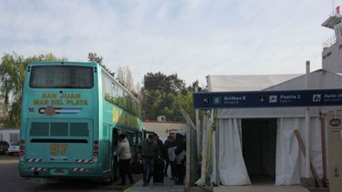 Habrá descuentos en pasajes de micros para los que vayan a Mendoza a tomar el avión