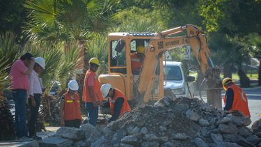 Con máquinas y cortes parciales, así arrancó la repavimentación de la Avenida Libertador