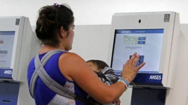 El 30 de abril vence el plazo para presentar la libreta para los beneficiarios de la AUH