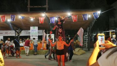 La Noche Federal encendió el Parque de Mayo