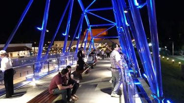 El meme de los sanjuaninos y el Puente Cívico que la rompe en las redes