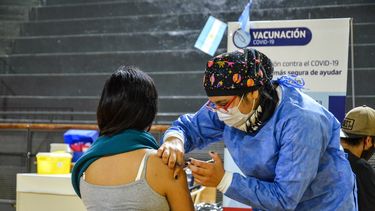 Rawson lidera el ranking de mayores de 18 años inscriptos para vacunarse