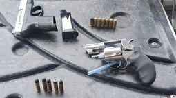 Cayó un sanjuanino armado en un control en Mendoza: llevaba armas y más de $5 millones en efectivo Cayó un sanjuanino armado en un control en Mendoza: llevaba armas y más de $5 millones en efectivo