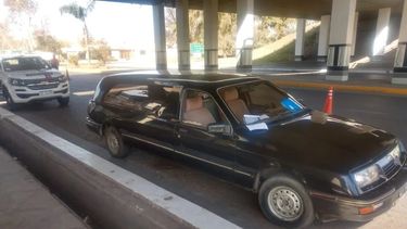 Trasladaban a la tercera fallecida por Covid-19 hacia Caucete pero radiaron el furgón por falta de papeles