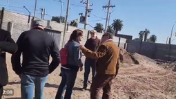 Tensa inspección ocular de la Justicia en el terreno donde quieren construir una resistida estación de servicio