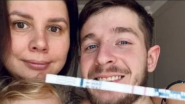 Polémico: una mujer espera un segundo bebé con su hijastro