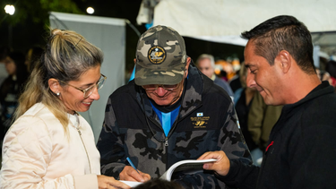 Excombatientes de Malvinas sanjuaninos compartieron su recuerdo con quienes se acercaron a la vigilia que se realizó en la Plaza España, a 42 años de la Guerra.