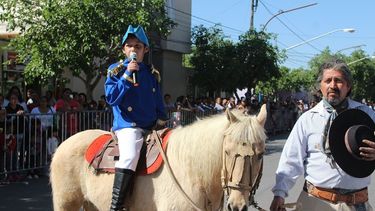 Por primera vez los jardines de infantes desfilaron por calles de Chimbas