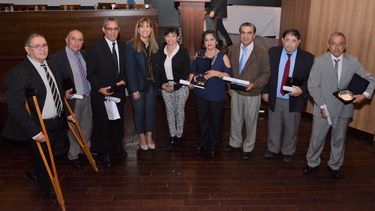 Uñac distinguió a 90 agentes estatales por su trayectoria laboral