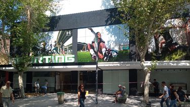 Así luce el frente de Sporting, a días de su inauguración.