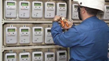 Advierten sobre una maniobra delictiva para bajar el consumo de luz