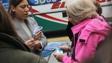 Desde adentro: un colectivo y la ayuda de profesionales para aprender a usar la SUBE