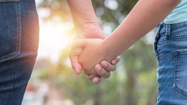 Las Justicia de Familia de San Juan abrió una convocatoria pública para la adopción de dos niñas de 14 y 8 años.