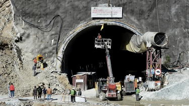 Tras 10 días, lograron ver con una cámara a los obreros atrapados en India