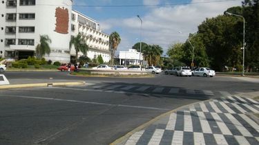 Taxistas y remiseros cortan frente a la Legislatura por el aumento del GNC