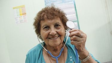 Murió la partera sanjuanina que trajo 100 niños al mundo