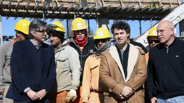 Iñaki Urlezaga recorrió las obras del Teatro del Bicentenario