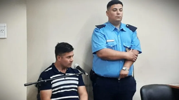 El gendarme actualmente se encuentra detenido con prisión preventiva. El gendarme actualmente se encuentra detenido con prisión preventiva.