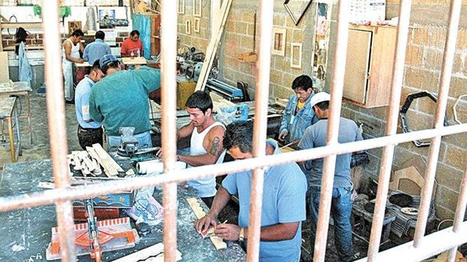 Masivo rechazo al sueldo y aguinaldo para presos