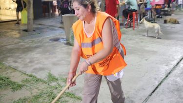 Capital trabajará durante toda la noche para limpiar el desastre que dejó el granizo