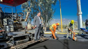 Pavimentan cerca de dos kilómetros de una importante calle de Rivadavia