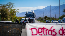 Vista de la Ruta 506 por Guandacol, donde La Rioja corto el camino y provcó la reacción en contra de los vecinos. Vicuña apunta a reactivar obras viales en La Rioja y retomar el vínculo institucional tras el freno judicial. Vista de la Ruta 506 por Guandacol, donde La Rioja corto el camino y provcó la reacción en contra de los vecinos. Vicuña apunta a reactivar obras viales en La Rioja y retomar el vínculo institucional tras el freno judicial.
