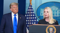 Donald Trump calificó de gran patriota a Pam Bondi, y la destituyó
