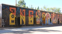 Angualasto sorprende con sus tesoros a los visitantes.